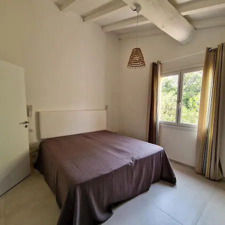 8 Personnes Santa-giulia * Porto-Vecchio (Corsica)